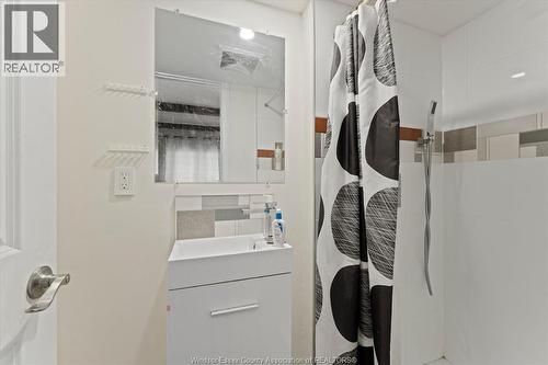 475 Mckay Avenue, Windsor, ON - Indoor