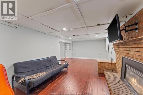 475 Mckay Avenue, Windsor, ON - Indoor With Fireplace
