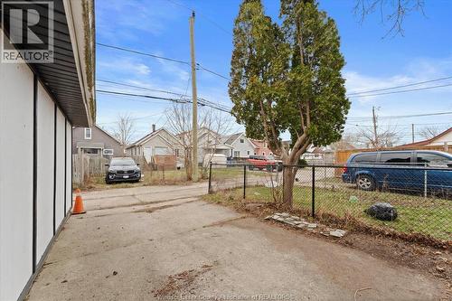 475 Mckay Avenue, Windsor, ON - Outdoor