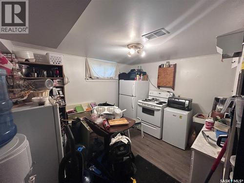 606 Balmoral Street, Saskatoon, SK - Indoor Photo Showing Laundry Room