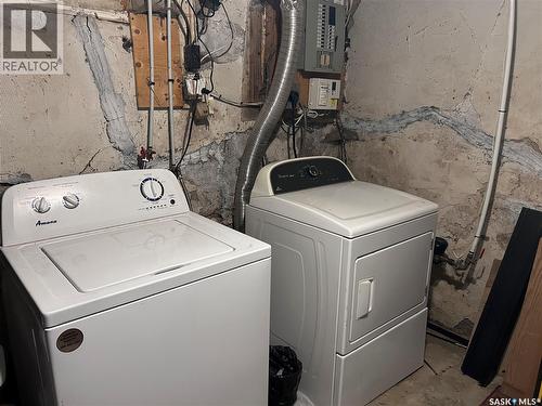 606 Balmoral Street, Saskatoon, SK - Indoor Photo Showing Laundry Room