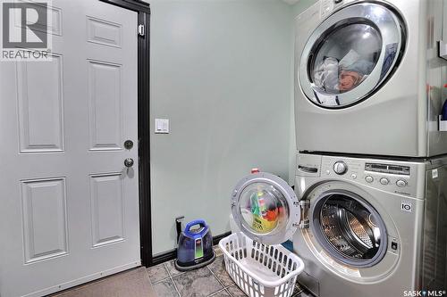 71 Fairway Crescent, White City, SK - Indoor Photo Showing Laundry Room