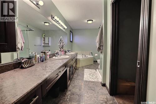 71 Fairway Crescent, White City, SK - Indoor Photo Showing Bathroom