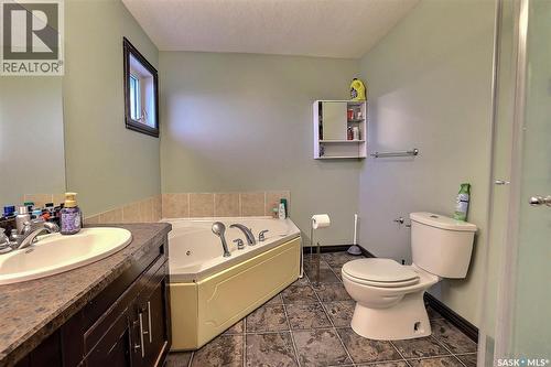 71 Fairway Crescent, White City, SK - Indoor Photo Showing Bathroom