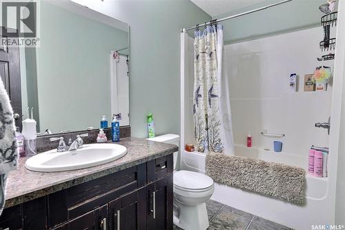71 Fairway Crescent, White City, SK - Indoor Photo Showing Bathroom