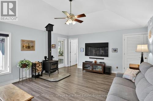 944 Birchcliff Drive, Douro-Dummer, ON - Indoor Photo Showing Living Room