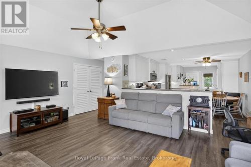 944 Birchcliff Drive, Douro-Dummer, ON - Indoor Photo Showing Living Room