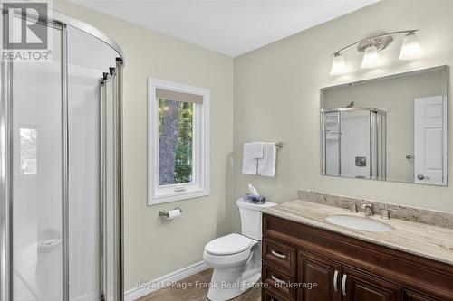 Ensuite bathroom - 944 Birchcliff Drive, Douro-Dummer, ON - Indoor Photo Showing Bathroom