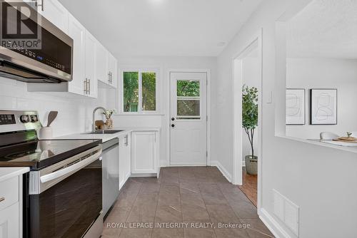 228 Woodroffe Avenue, Ottawa, ON - Indoor Photo Showing Kitchen