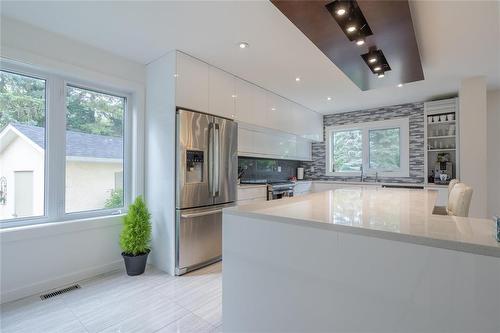 116 Harvest Drive, Steinbach, MB - Indoor Photo Showing Kitchen With Upgraded Kitchen