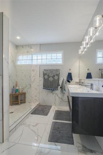 116 Harvest Drive, Steinbach, MB - Indoor Photo Showing Bathroom