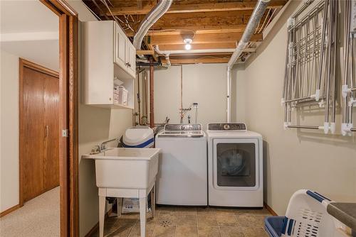 116 Harvest Drive, Steinbach, MB - Indoor Photo Showing Laundry Room