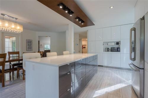 116 Harvest Drive, Steinbach, MB - Indoor Photo Showing Kitchen