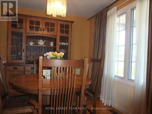32 Gary Crescent, Arnprior, ON - Indoor Photo Showing Dining Room