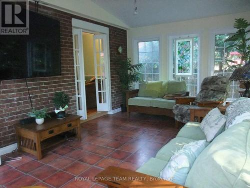 32 Gary Crescent, Arnprior, ON - Indoor Photo Showing Other Room