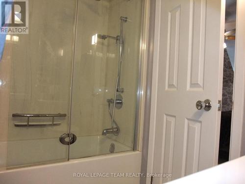 32 Gary Crescent, Arnprior, ON - Indoor Photo Showing Bathroom