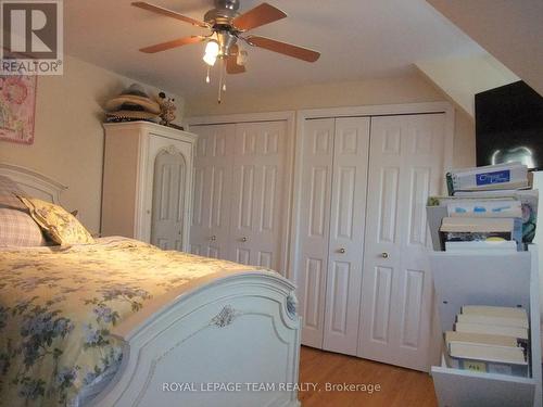 32 Gary Crescent, Arnprior, ON - Indoor Photo Showing Bedroom
