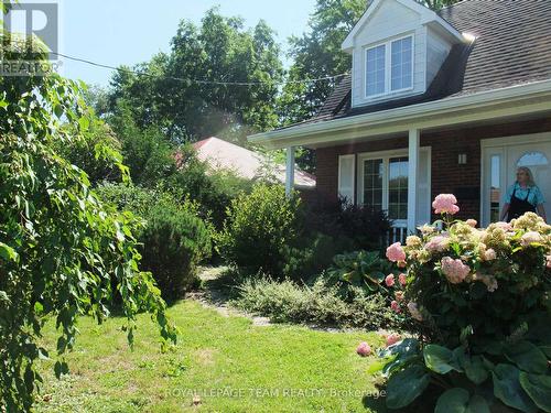 32 Gary Crescent, Arnprior, ON - Outdoor With Deck Patio Veranda
