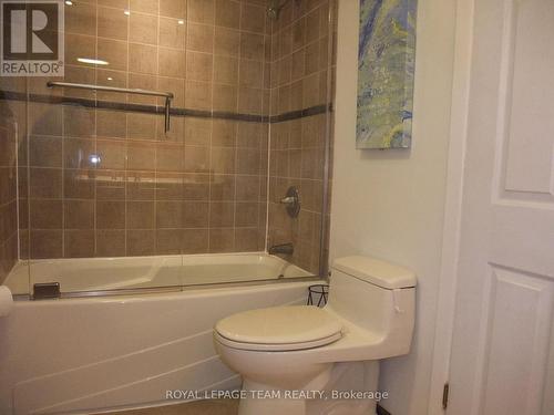 Main 4-piece bath. - 32 Gary Crescent, Arnprior, ON - Indoor Photo Showing Bathroom
