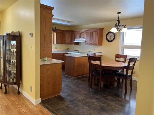 194 3Rd Avenue, Benito, MB - Indoor