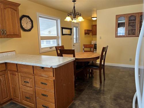 194 3Rd Avenue, Benito, MB - Indoor