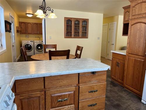 194 3Rd Avenue, Benito, MB - Indoor