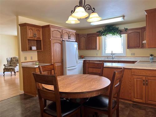 194 3Rd Avenue, Benito, MB - Indoor