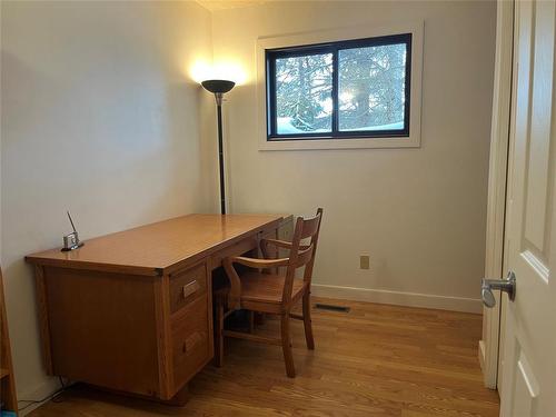 194 3Rd Avenue, Benito, MB - Indoor