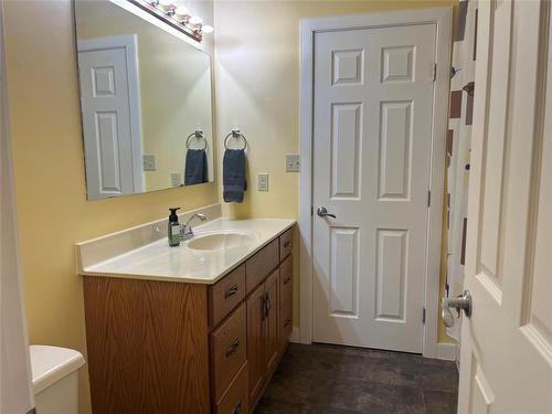 194 3Rd Avenue, Benito, MB - Indoor Photo Showing Bathroom