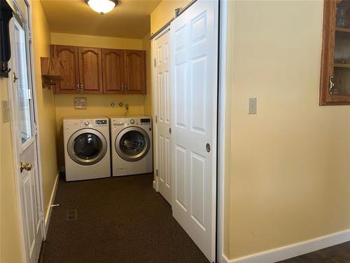 194 3Rd Avenue, Benito, MB - Indoor Photo Showing Laundry Room