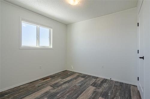 10 Vista Lane, Mitchell, MB - Indoor Photo Showing Other Room