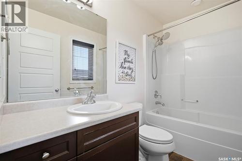2 115 Veltkamp Crescent, Saskatoon, SK - Indoor Photo Showing Bathroom