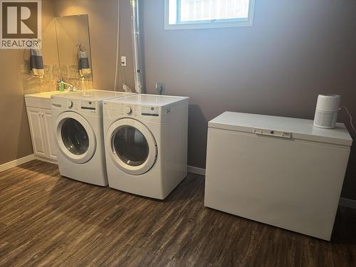 5 Cut Thumb Place, Mackenzie, BC - Indoor Photo Showing Laundry Room