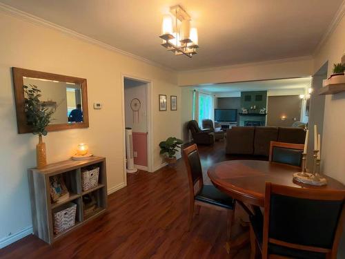 64 Maple Street, Thunder Bay, ON - Indoor Photo Showing Dining Room