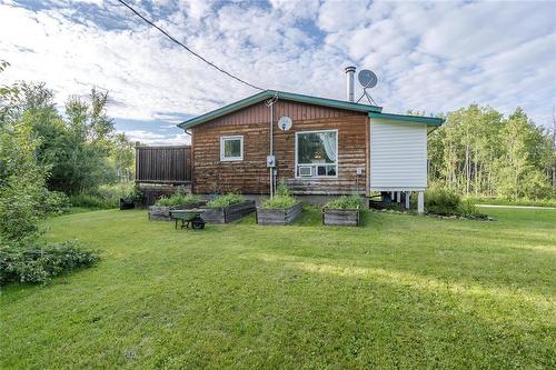 24 Wall Street, Zhoda, MB - Outdoor