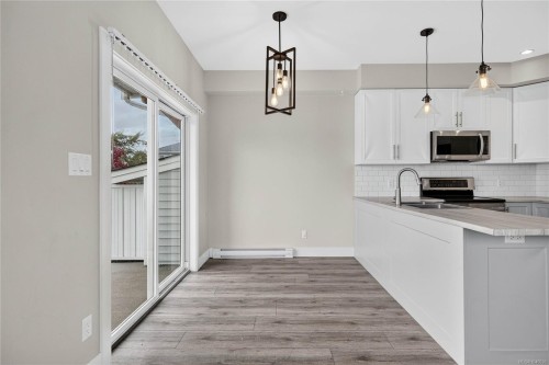 1985 Atherly Close, Sooke, BC - Indoor Photo Showing Kitchen