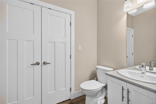 1985 Atherly Close, Sooke, BC - Indoor Photo Showing Bathroom