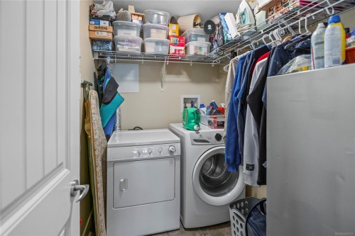 #308-1620 Townsite Rd, Nanaimo, BC - Indoor Photo Showing Laundry Room