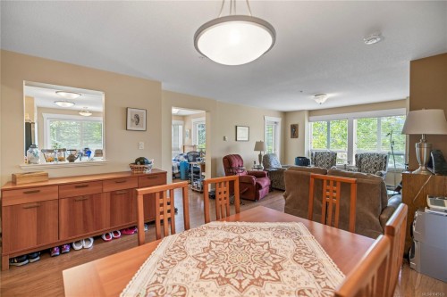 #308-1620 Townsite Rd, Nanaimo, BC - Indoor Photo Showing Dining Room