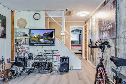 3315 Hammond Bay Rd, Nanaimo, BC - Indoor