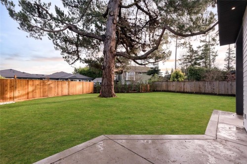 2293 Adela Pl, Sidney, BC 