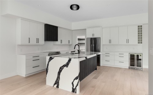 2293 Adela Pl, Sidney, BC 
