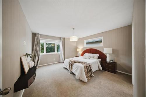 71 Charlottetown Rd, Winnipeg, MB - Indoor Photo Showing Bedroom