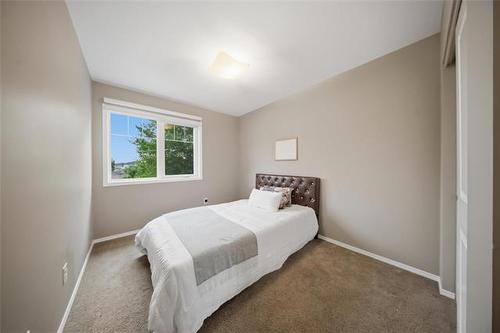 71 Charlottetown Rd, Winnipeg, MB - Indoor Photo Showing Bedroom