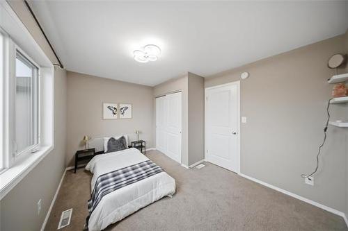 71 Charlottetown Rd, Winnipeg, MB - Indoor Photo Showing Bedroom