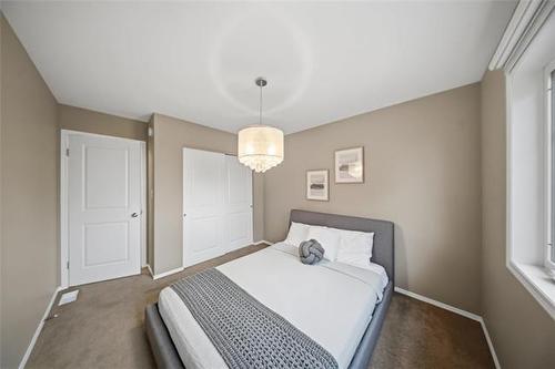 71 Charlottetown Rd, Winnipeg, MB - Indoor Photo Showing Bedroom
