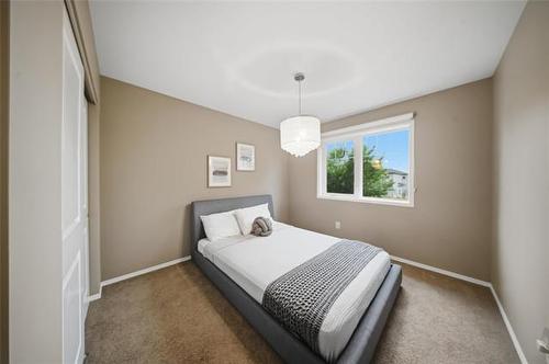 71 Charlottetown Rd, Winnipeg, MB - Indoor Photo Showing Bedroom