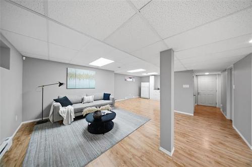 71 Charlottetown Rd, Winnipeg, MB - Indoor