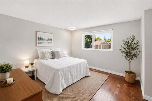 247 Augusta Dr, Winnipeg, MB - Indoor Photo Showing Bedroom
