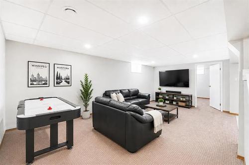 247 Augusta Dr, Winnipeg, MB - Indoor